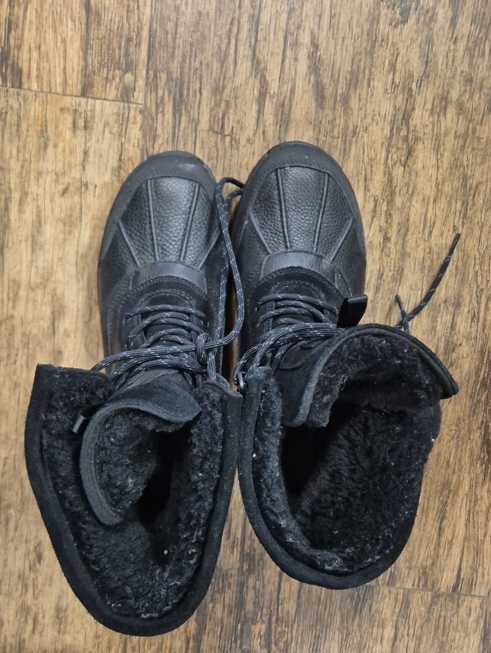 UGG Ladies Black Winter Lace-Up Boots